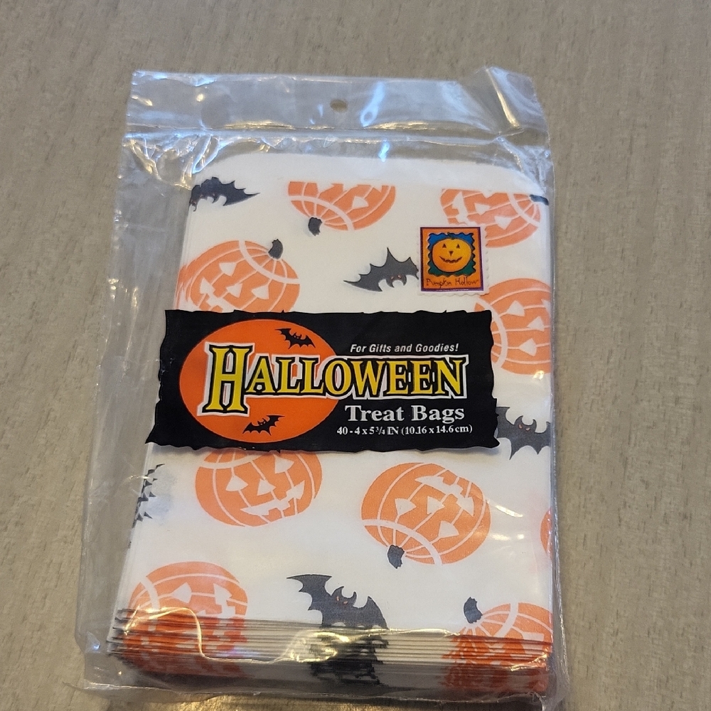 Vintage Halloween Treat Bags with Pumpkin and Bat Design 40 NIP